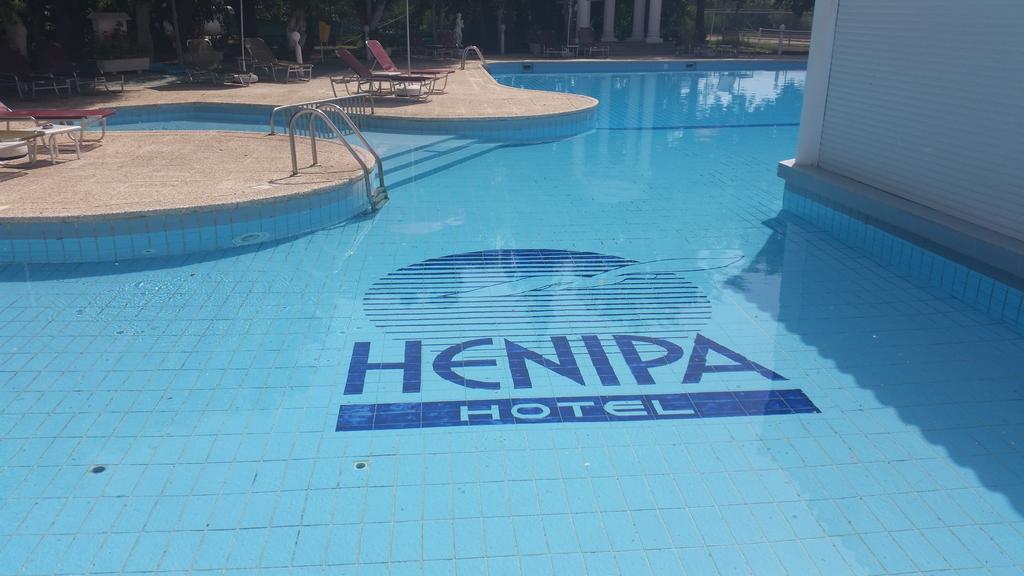 Crown Resorts Henipa Lárnaka Kültér fotó
