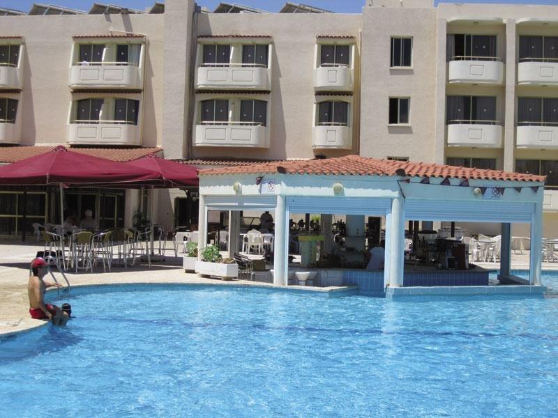 Crown Resorts Henipa Lárnaka Kültér fotó