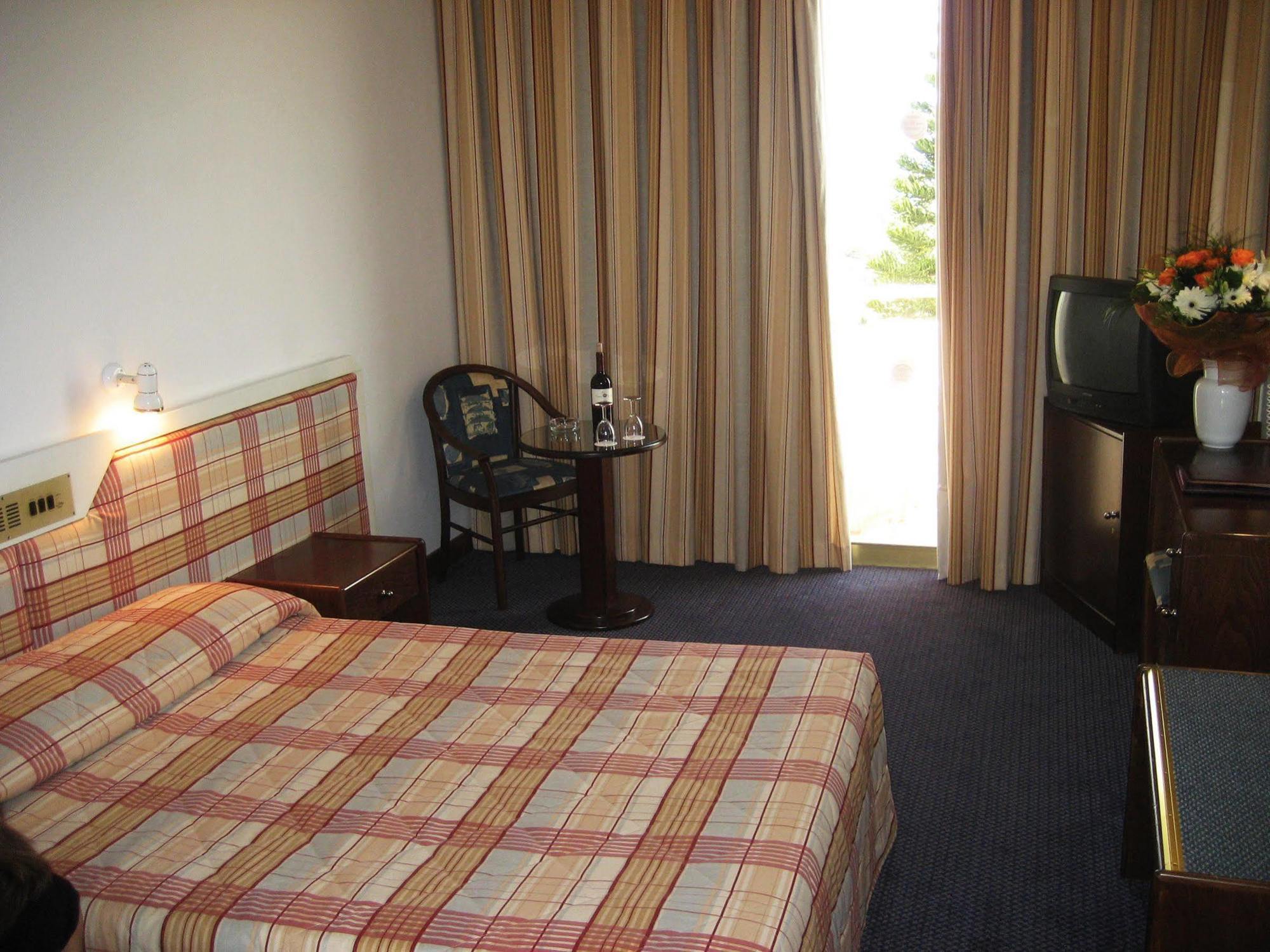 Crown Resorts Henipa Lárnaka Kültér fotó